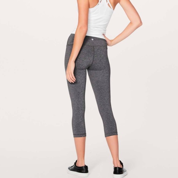 Lululemon Wunder Under Crop (Hi-Rise) Luxtreme 21"
Heathered Black - Picture 1 of 8